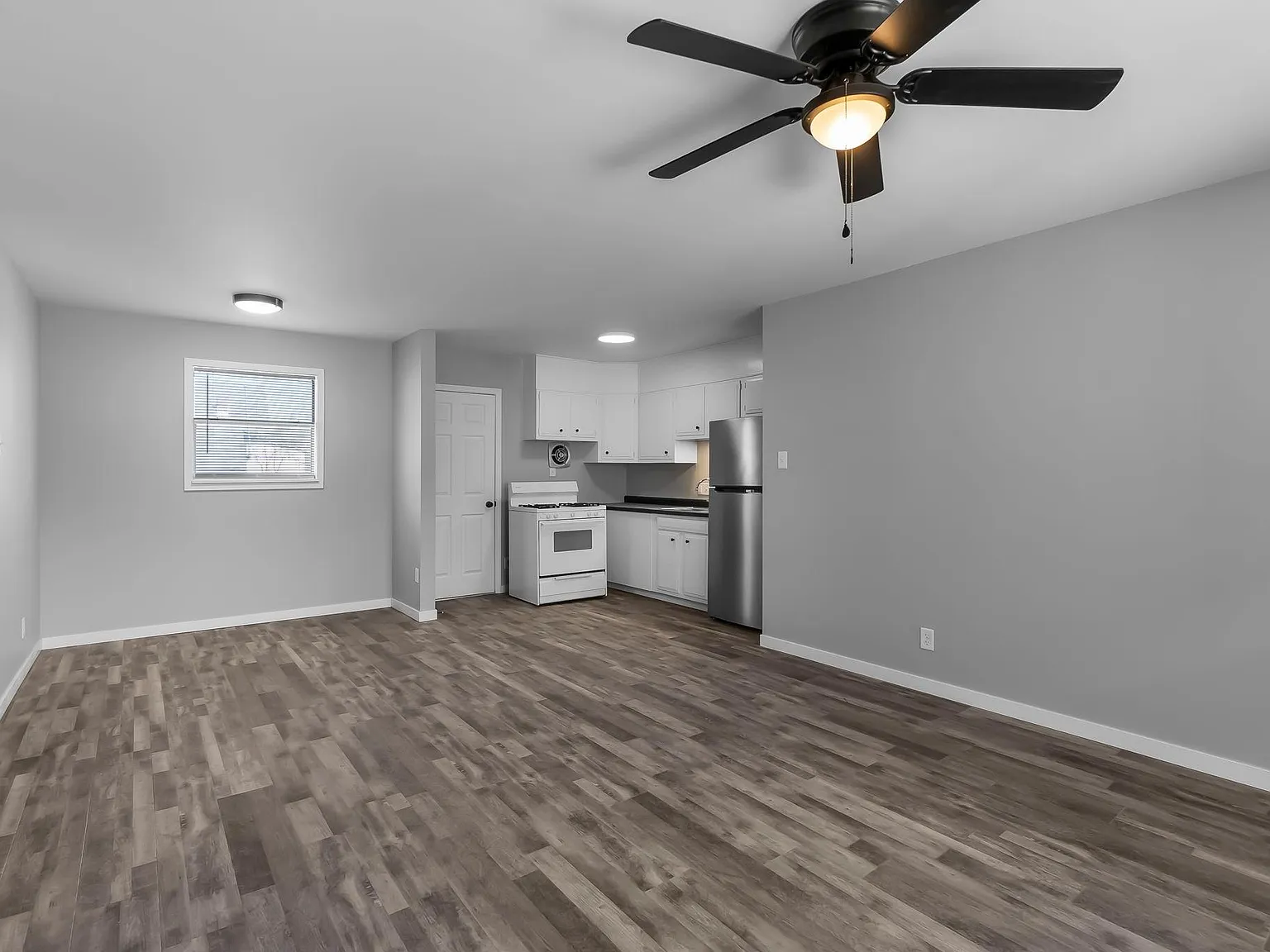 2 bed, 1.5 bath, 700 sqft, $895 — Photo 4