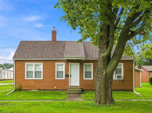 303 S Stuart St, Sigourney, IA 52591