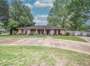 101 Willowbrook Dr, Athens, TX 75751