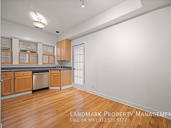 4th image of 4546 N Albany Ave #2