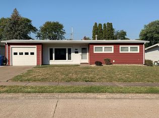 2002 N Nevada Ave, Davenport, IA 52804