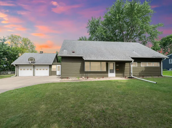 912 S Annway Dr, Sioux Falls, SD 57103