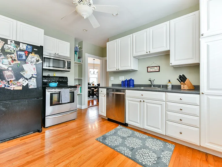 155 King St #3 — Photo 4