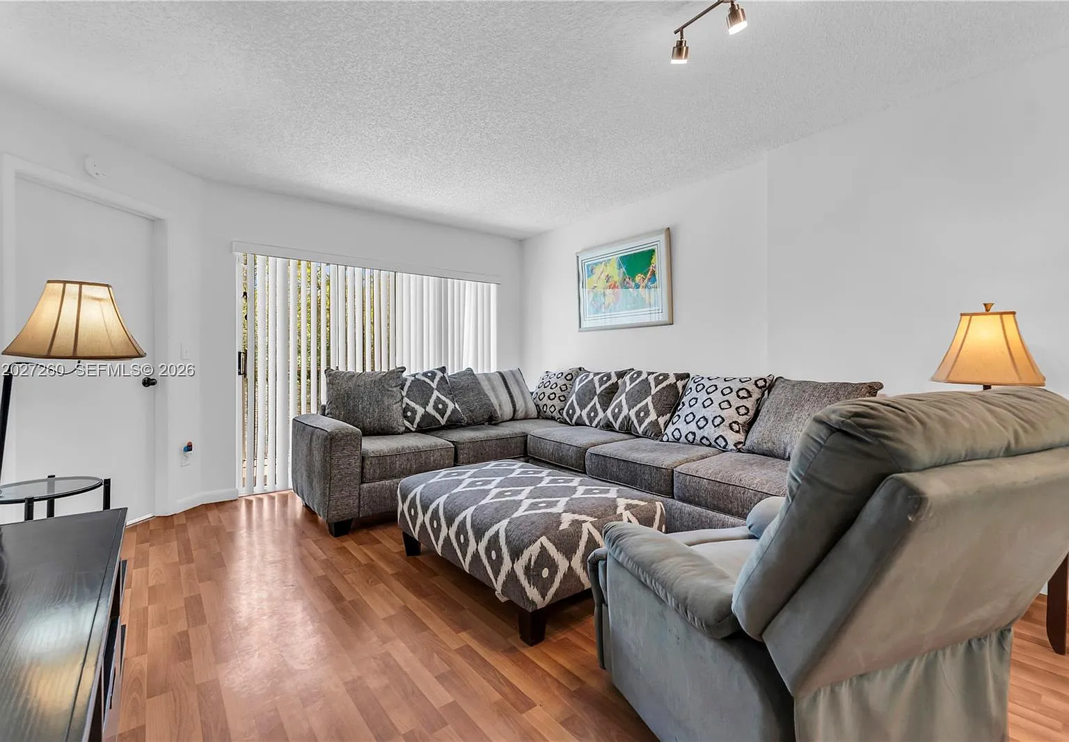 Weldon Condominium G — Photo 1