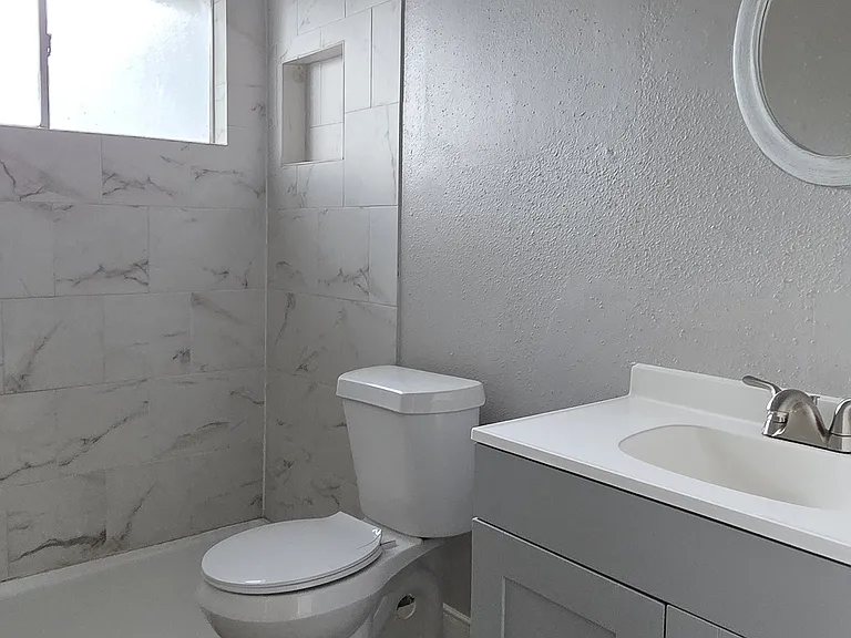 This is the secondary bathroom.