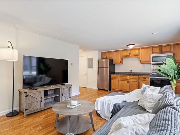 2nd image of 273 Pioneer Road #5
