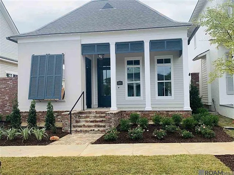 2212 Belfleur St — Photo 1