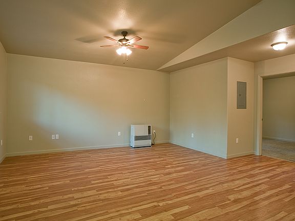 5th image of 925 Lincolnwood Dr #A