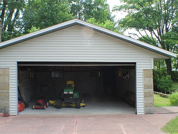 4th image of 94 Longview Ave