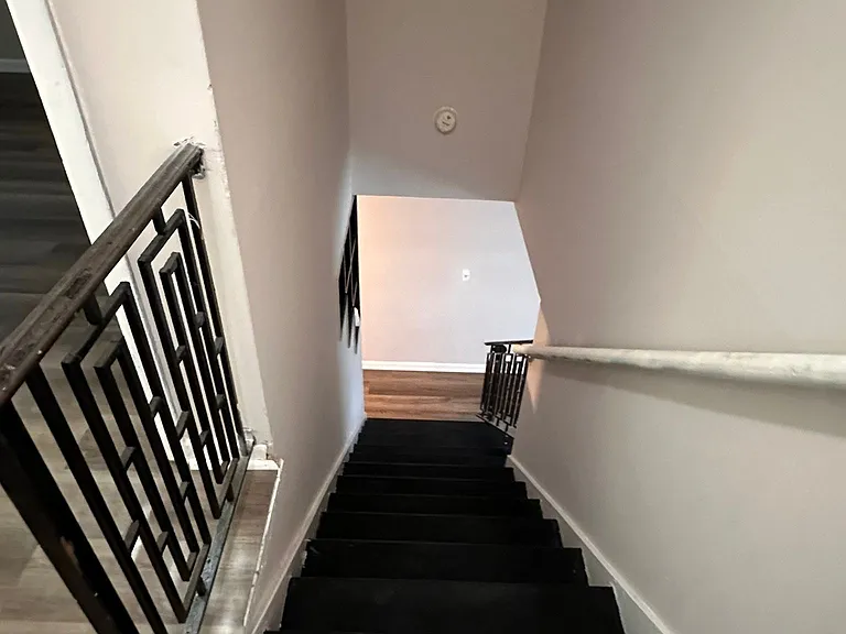 1090 3rd St #3 — Photo 7