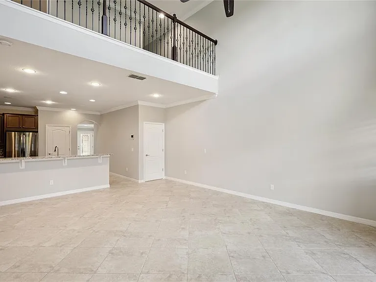 5640 Siracusa Ln — Photo 8