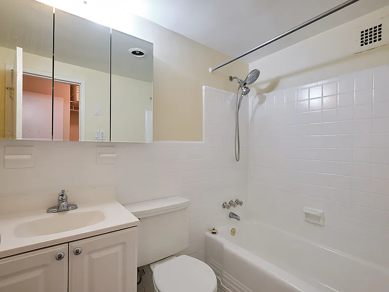 2710 Macomb St NW #218 — Photo 8