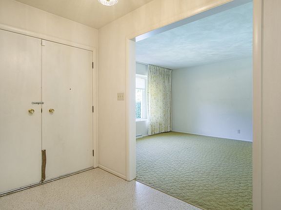 4th image of 61646 Elderberry Ln