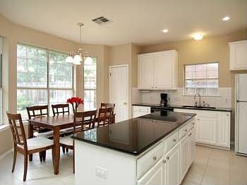 2nd image of 1016 Oaklands Dr