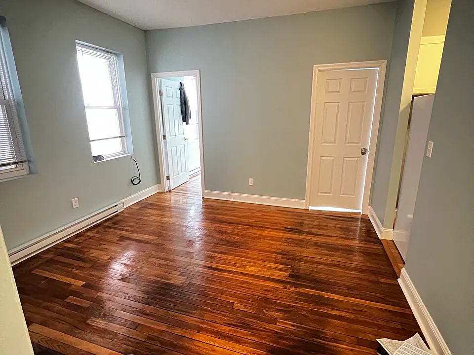 892 Huntington Ave #4