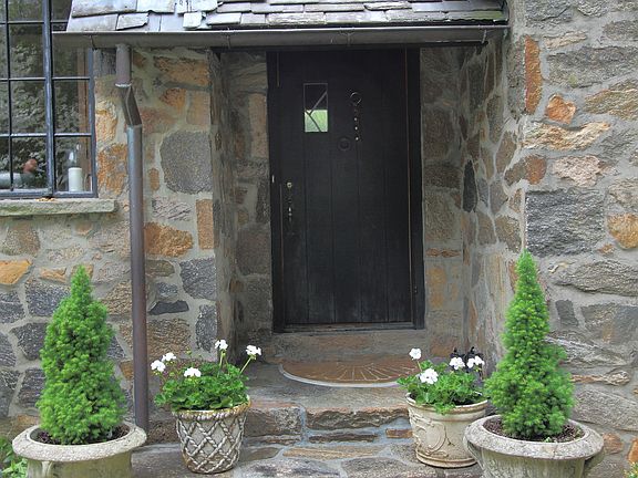 Welcome 2 Greenwich UR home!