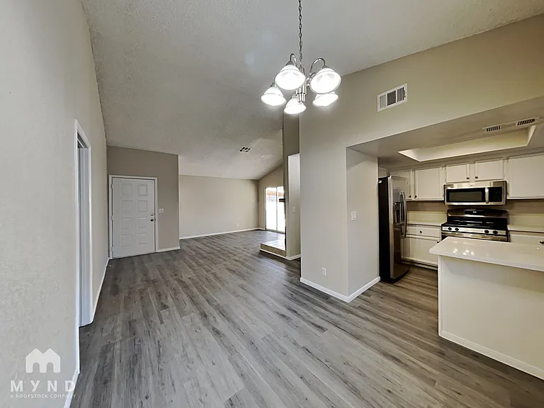 5825 Goodsprings Ct — Photo 14