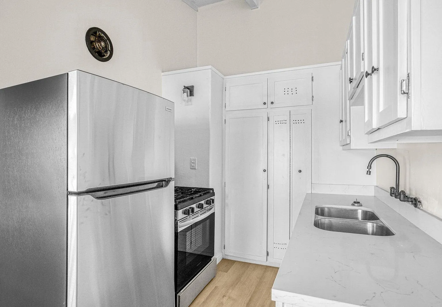 1 bed, 1.0 bath, $1,650 — Photo 4