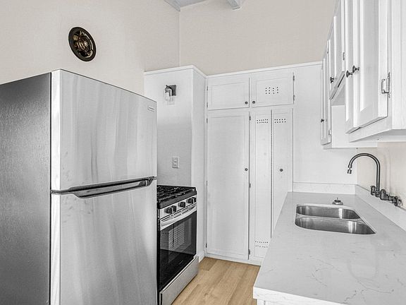 4th image of 7521 S Crenshaw Blvd #7525-4A