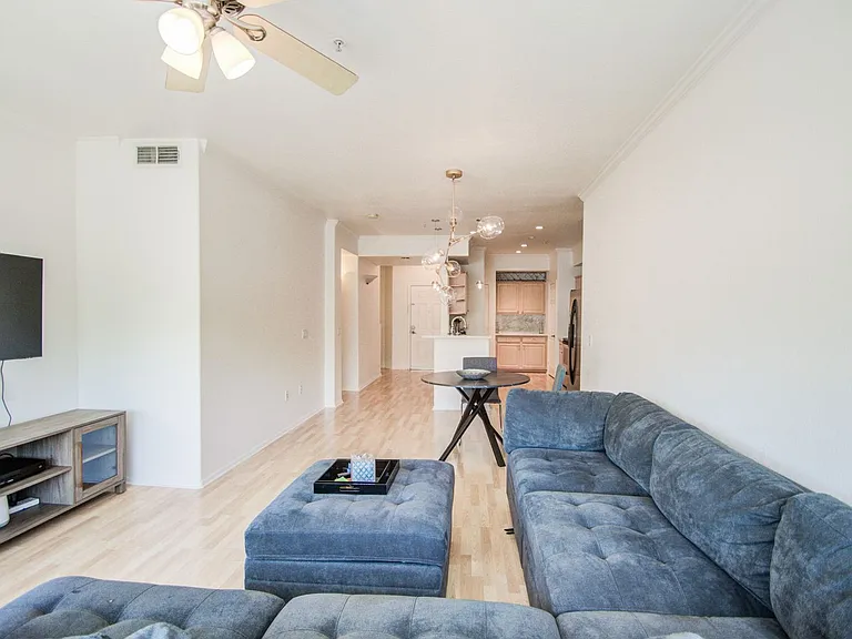 435 W Rio Salado Pkwy #208 — Photo 4