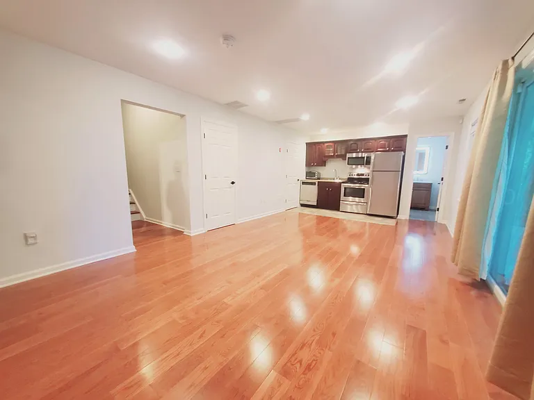 12 Hickory Dr #B — Photo 4