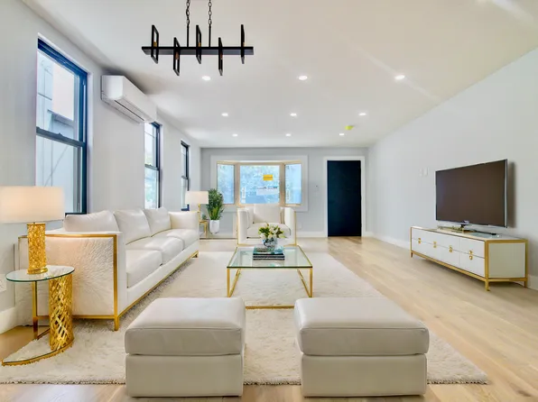 6241 60th Dr, Maspeth, NY 11378