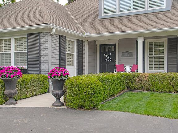 2nd image of 8446 Linden Ln