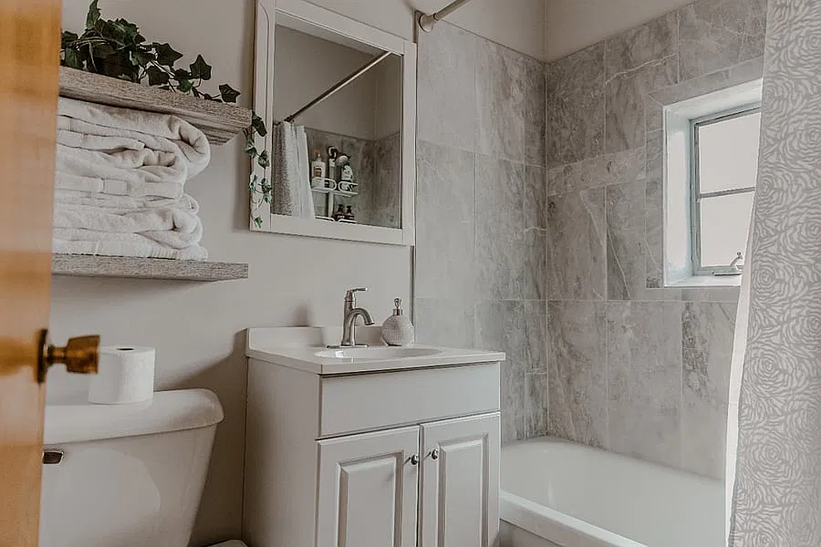 2 bed, 1000 sqft, $2,200 — Photo 3