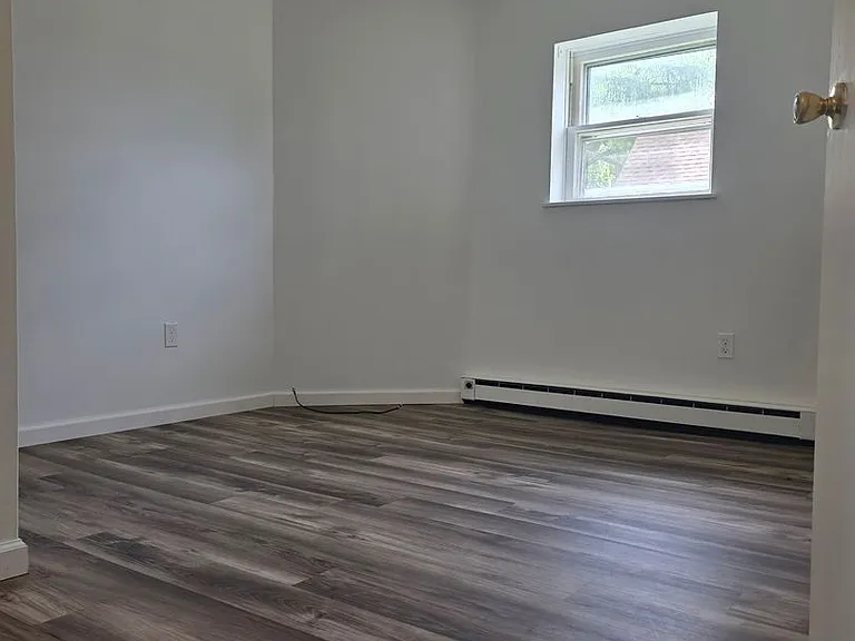150 McCauley Ave — Photo 10