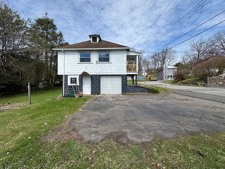 113 E Center St — Photo 11