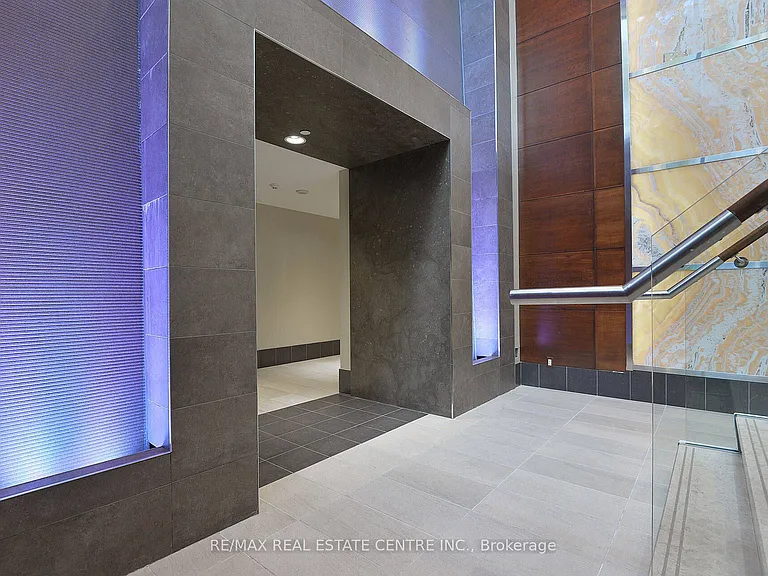 310 Burnhamthorpe Rd W #1704 — Photo 7