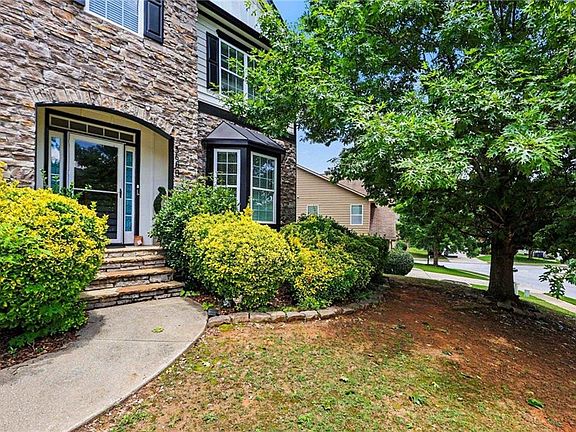 3rd image of 3600 Chestnut Meadows Dr