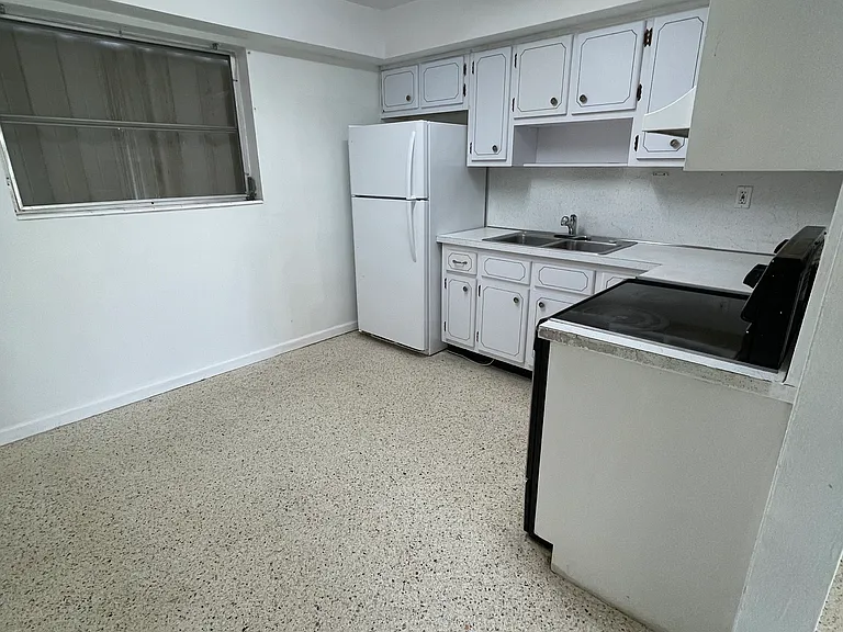 5738 Lincoln St #B — Photo 4