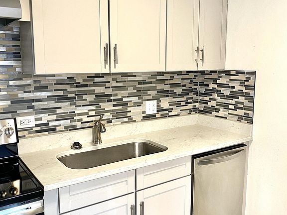 3rd image of 1415 N Pearl St #10961085