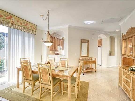 5th image of 10641 Avila Cir