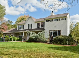 13 Pembrook Ct, Great Meadows, NJ 07838
