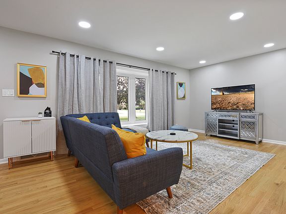 2nd image of 3252 Beller Dr