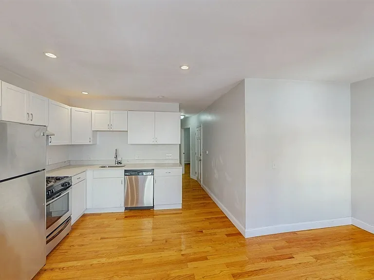 67 Marion St #2 — Photo 13
