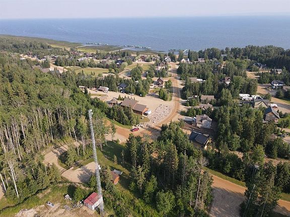 4th image of 151 Boreal Rd