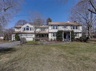 7 Preston Dr, Barrington, RI 02806