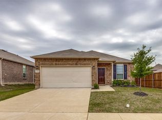 1220 Waggoner Dr, Aubrey, TX 76227