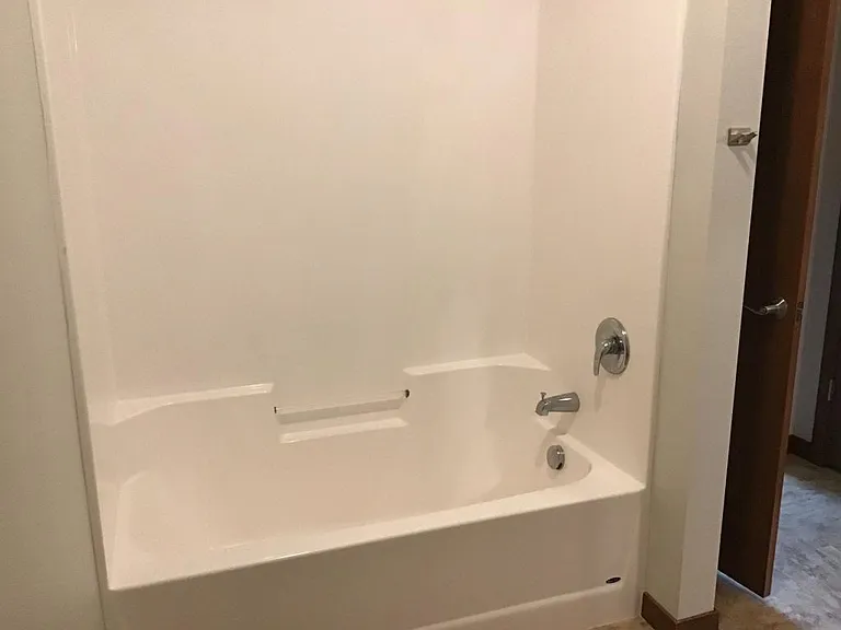 128 E Wisconsin St — Photo 10