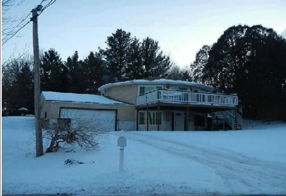 2811 Bemis St photo 1