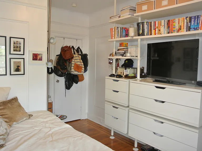 290 Clinton St #2C — Photo 1