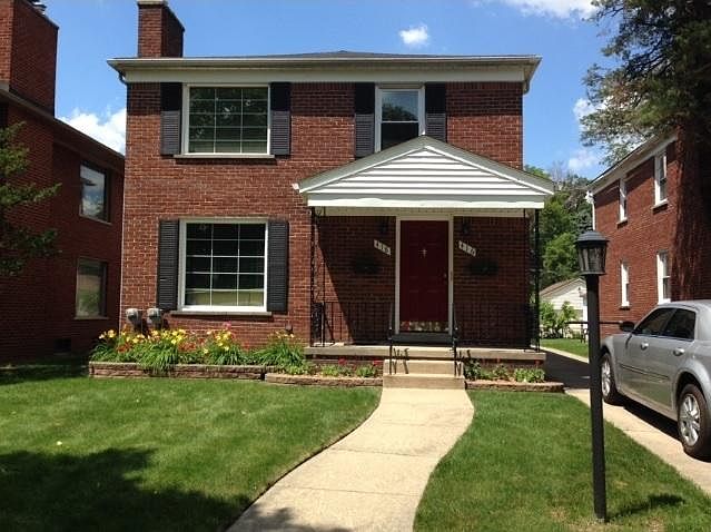 Front of duplex from street