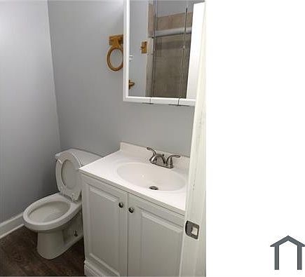 2nd image of 3618 W Augusta Blvd #2E