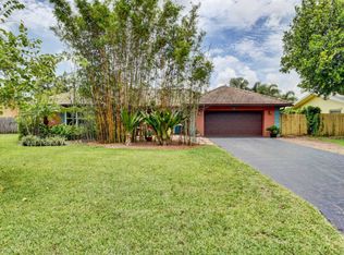 2042 Bonnie St, Boca Raton, FL 33486