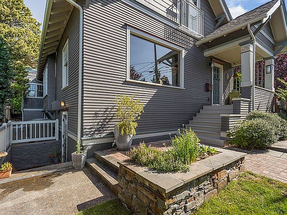 Front of house (2020)