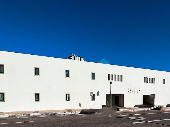 5th image of 201 S Chaparral St Unit 203