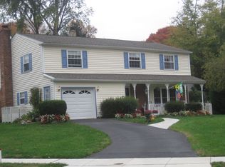 405 Hidden Valley Rd, Upper Chichester, PA 19014